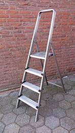 sterkte Altrex trap
net aluminium onderpootjes!!, Doe-het-zelf en Verbouw, Ophalen of Verzenden, Zo goed als nieuw, Minder dan 2 meter