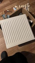 Kleine enkele radiator (40x40) nieuw met ophangbeugels, Ophalen, 30 tot 80 cm, Radiator, Nieuw