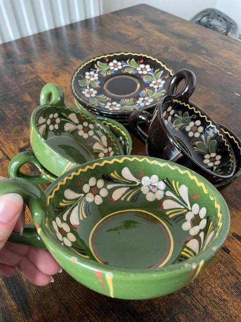 Hongaars servies - kop en schotel set, Antiek en Kunst, Antiek | Servies los, Verzenden
