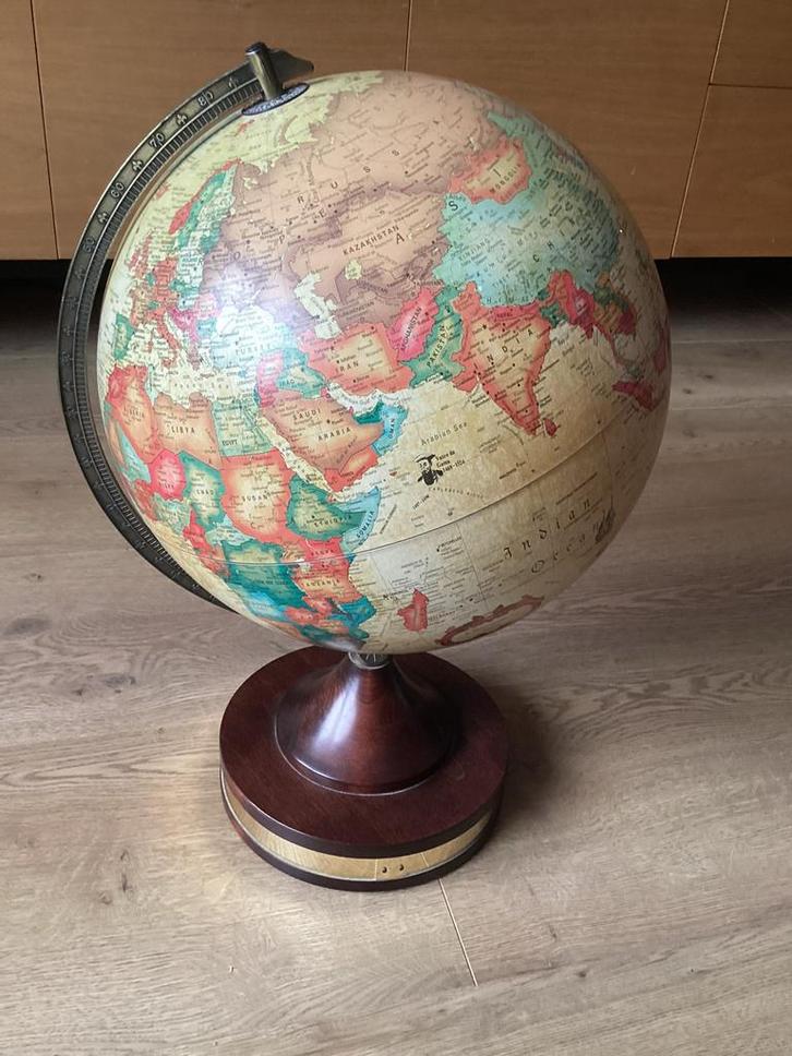 Wereldbol met Messing Rand - Decoratief, Huis en Inrichting, Woonaccessoires | Wereldbollen, Gebruikt, Ophalen