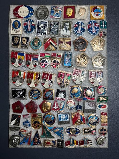 Partij van 70 Sovjet Speldjes – Ruimtevaart, Apollo–Sojoez, Verzamelen, Speldjes, Pins en Buttons, Zo goed als nieuw, Ophalen of Verzenden