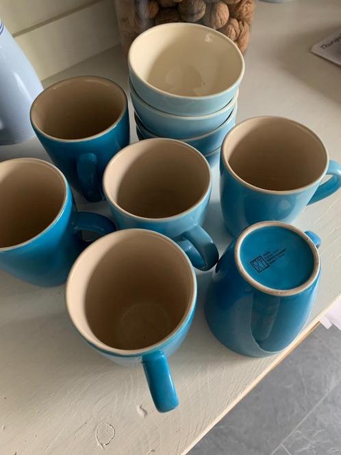 6 blauwe chocolade bekers en 4kommetjes blauw, Huis en Inrichting, Keuken | Servies, Gebruikt, Kop(pen) en/of Schotel(s), Effen