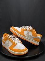 NIKE DUNK LOW SAFARI SWOOSH KUMQUAT maat 48.5, Nieuw, NIKE, Ophalen of Verzenden, Sneakers of Gympen