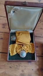 Order of the Aztec Eagle, Ophalen