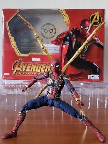 Verschillende Marvel items te koop beschikbaar voor biedingen