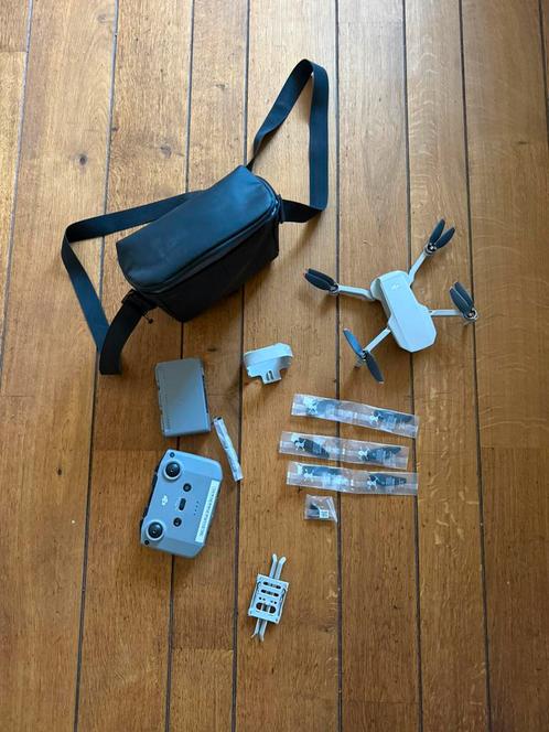 Drone - DJI Mini 2 SE Fly More Combo - ZGAN, Audio, Tv en Foto, Drones, Zo goed als nieuw, Drone met camera, Ophalen of Verzenden