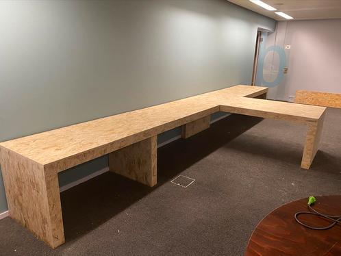 Groot kantoor bureau, osb, industrieel, hout, t-vorm, Huis en Inrichting, Bureaus, Zo goed als nieuw, Ophalen