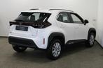 Toyota Yaris Cross 1.5 Hybrid 115 Active (bj 2025), Gebruikt, 1165 kg, Wit, 1490 cc