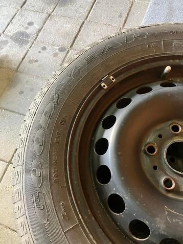 Winterbanden met velg 15 inch Golf 5, 6, 7 beschikbaar voor biedingen