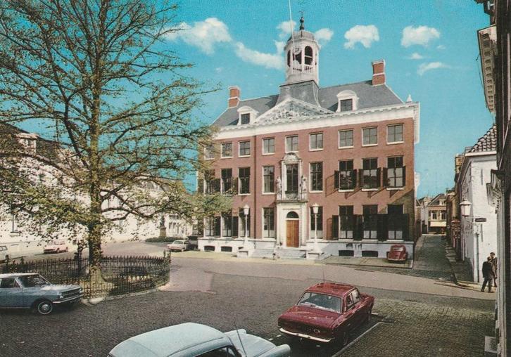 LEEUWARDEN Hofplein Stadhuis en Opel  (Rechte Rand), Verzamelen, Ansichtkaarten | Nederland, Ongelopen, Friesland, 1960 tot 1980