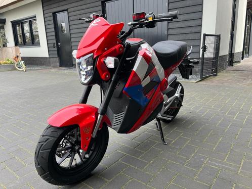 Brandweer brommer - scooter, Fietsen en Brommers, Scooters | SYM, Nieuw, Overige modellen, Maximaal 45 km/u, Ophalen