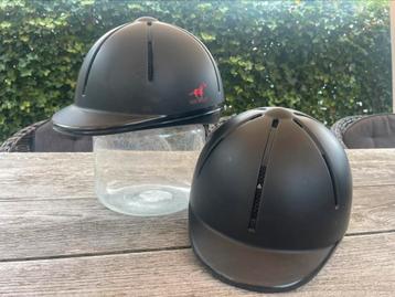Nette paardrij Cap 2x Mt S/M beschikbaar voor biedingen