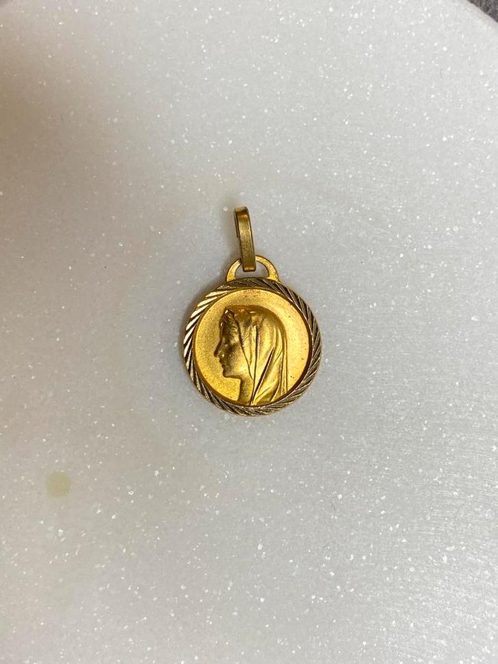 Antieke Franse Medaille H. Maria Lourdes Verguld, Sieraden, Tassen en Uiterlijk, Kettinghangers, Gebruikt, Goud, Overige voorstellingen