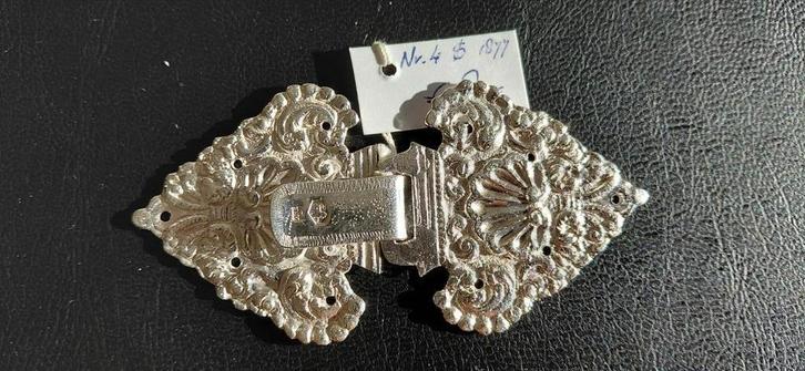 Zilveren mantelhaak Staphorst, Antiek en Kunst, Antiek | Goud en Zilver, Zilver, Ophalen of Verzenden