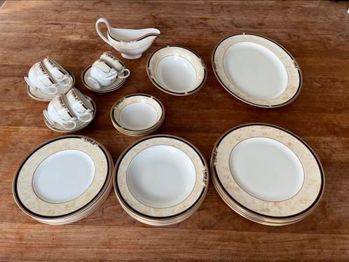 Wedgwood bone china cornucopia servies, Huis en Inrichting, Keuken | Servies, Zo goed als nieuw, Compleet servies, Wedgwood, Keramiek