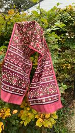 Nina Martell shawl, roodtinten met bloemstroken., Kleding | Dames, Mutsen, Sjaals en Handschoenen, Ophalen of Verzenden, Zo goed als nieuw