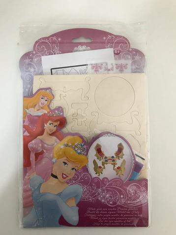 Zelf houten prinsessenmeubels maken te koop beschikbaar voor biedingen
