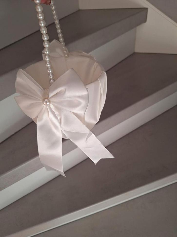 Bloemenmandje Bruiloft + Gouden Rozenblaadjes, Kleding | Dames, Trouwkleding en Trouwaccessoires, Nieuw, Ophalen