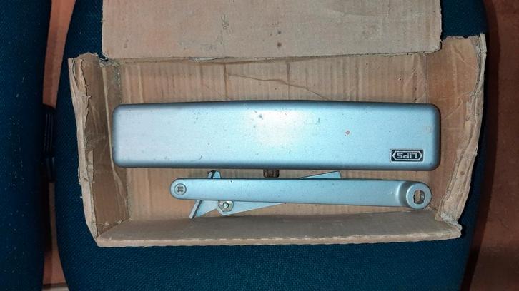 LIPS Deurdranger - nog nooit gebruikt, Doe-het-zelf en Verbouw, Hang- en Sluitwerk, Zo goed als nieuw, Overige typen, Overige materialen