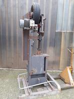 Smeedhamer Tire hammer of bandhamer, Ophalen