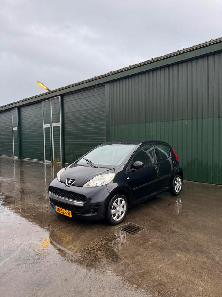 Peugeot 107 1.0 12V 5DR 2011 Zwart elektrisch ramen airco, Auto's, Peugeot, Bedrijf, Benzine, A, Hatchback, Handgeschakeld, Origineel Nederlands