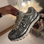 Nike sneakers P6000 als nieuw!, Ophalen of Verzenden, Zo goed als nieuw, Zwart, Sneakers of Gympen