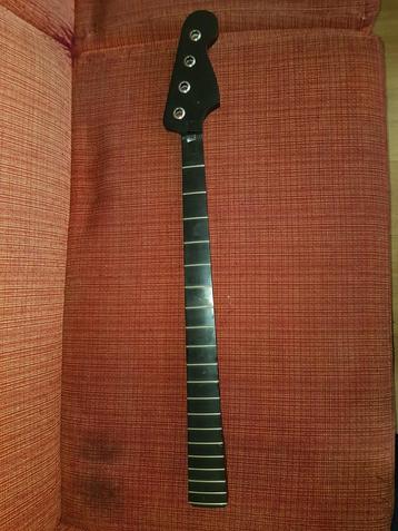Precision  neck Carbon beschikbaar voor biedingen