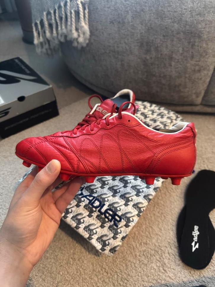 Adler yatagarashu maat 41 voetbalschoenen, Sport en Fitness, Voetbal, Schoenen, Maat XS of kleiner, Ophalen of Verzenden