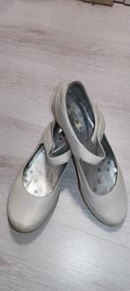 Clarks instappers maat 40, Ophalen of Verzenden, Zo goed als nieuw, Clarks, Wit