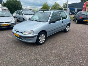 Peugeot 106 1.1 XR 3DR 2003 Grijs met nieuwe apk beschikbaar voor biedingen