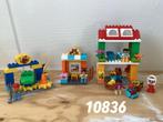 Duplo stadsplein 10836 (compleet) 1, Kinderen en Baby's, Speelgoed | Duplo en Lego, Ophalen of Verzenden, Zo goed als nieuw, Complete set