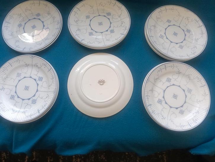 Blau Saks Villeroy boch met 15 dinerborden, Huis en Inrichting, Keuken | Servies, Bord(en), Overige stijlen, Porselein, Ophalen