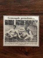 Voetbal krantenartikel Ajax Volendam oktober 1963, Ophalen of Verzenden, Zo goed als nieuw, Ajax, Poster, Plaatje of Sticker