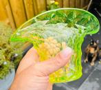 Uranium flower basket ( hoed vaas ) vaseline glas, Antiek en Kunst, Ophalen of Verzenden