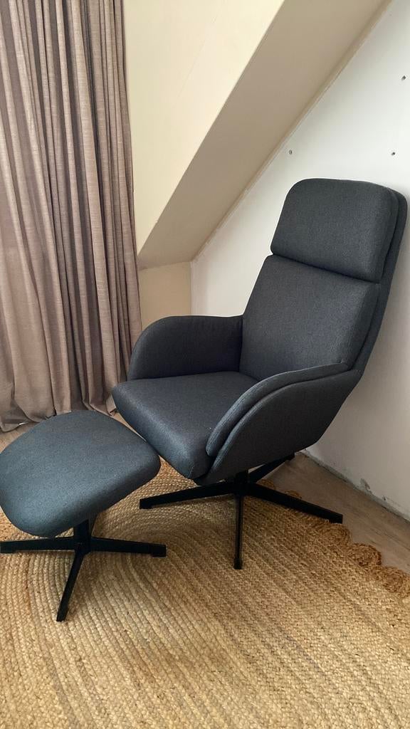 Fauteuil met voetenbankje, Ophalen, Zo goed als nieuw, Minder dan 75 cm, 50 tot 75 cm