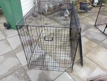 MJM Dogs Foundation: Zwarte Metalen Honden bench beschikbaar voor biedingen