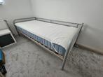 Bed + splinter nieuw Ikea matras; verstelbare lattenbodem, 90 cm, Eenpersoons, Wit, Zo goed als nieuw