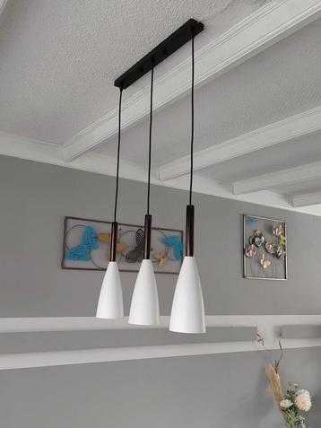 moderne stijlvolle hanglamp zwart wit beschikbaar voor biedingen
