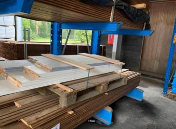 Red cedar Boeidelen 18x285 beschikbaar voor biedingen