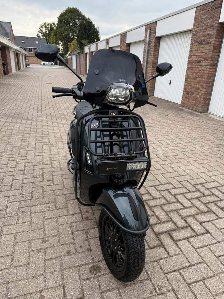 Vespa sprint 2019, Fietsen en Brommers, Scooters | Vespa, Zo goed als nieuw, Vespa S, Benzine, Ophalen