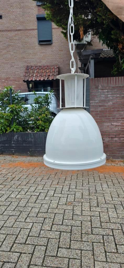 3x Industriële witte hanglamp – met ketting en E27 fitting, Huis en Inrichting, Lampen | Hanglampen, Zo goed als nieuw, Minder dan 50 cm