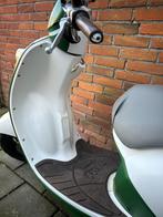 Sym mio binnenkap wit met voetmatje, Fietsen en Brommers, Scooters | SYM, Ophalen of Verzenden, Zo goed als nieuw, Benzine, Mio