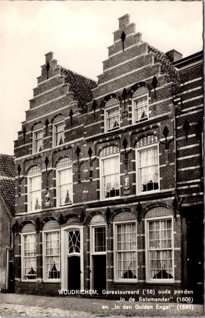 Woudrichem - In de Salamander en In den Gulden Engel, Verzamelen, Ansichtkaarten | Nederland, Ongelopen, Noord-Brabant, 1940 tot 1960
