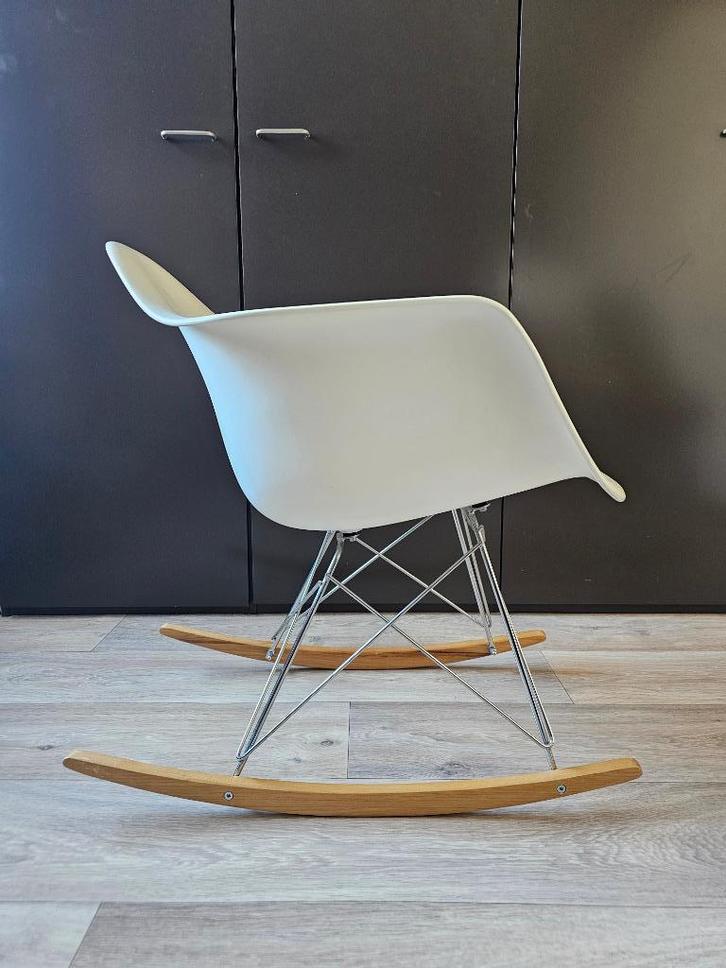Eames RAR Schommelstoel Replica - Wit, Huis en Inrichting, Stoelen, Gebruikt, Eén, Hout, Kunststof, Metaal, Wit, Ophalen