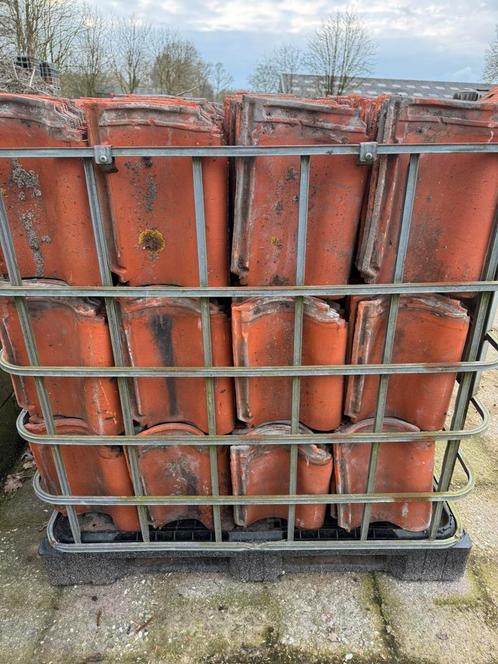 5.000 nette partij ovh dakpannen rood van Oordt, Antiek en Kunst, Curiosa en Brocante, Ophalen of Verzenden