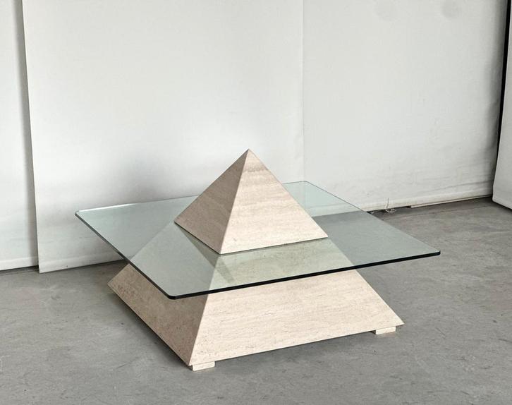 Vintage travertine pyramide coffeetable, Antiek en Kunst, Antiek | Meubels | Tafels, Ophalen of Verzenden