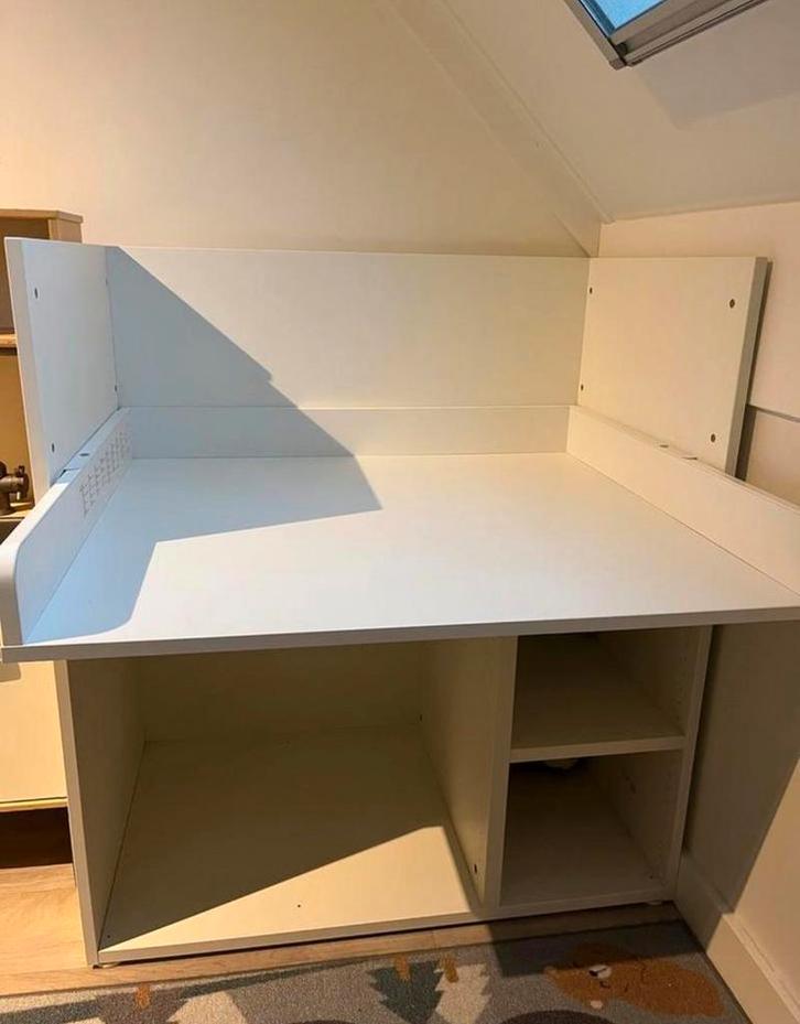 IKEA Smastad Commode/Bureau, Kinderen en Baby's, Kinderkamer | Commodes en Kasten, Gebruikt, Commode, 90 tot 105 cm, 75 tot 100 cm