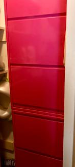 2 Roze metalen schoenenkasten  met drie kleppen., Ophalen, Zo goed als nieuw, Metaal roze