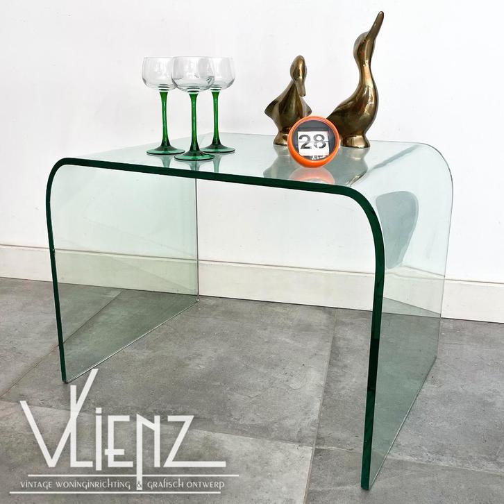 Gebogen vintage glazen waterfall bijzettafel, salontafel, Verzamelen, Retro, Huis en Inrichting, Ophalen
