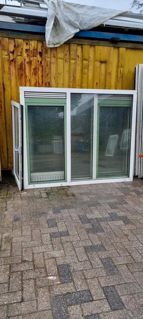 aluminium draai/kiep kozijn met thermopane div stuks, Doe-het-zelf en Verbouw, Kozijnen en Schuifpuien, Gebruikt, Raamkozijn, Overige materialen